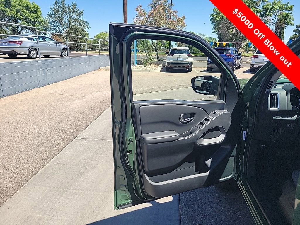 New 2025 Nissan Frontier SV w/ SV Convenience Package AWD/4WD image 11