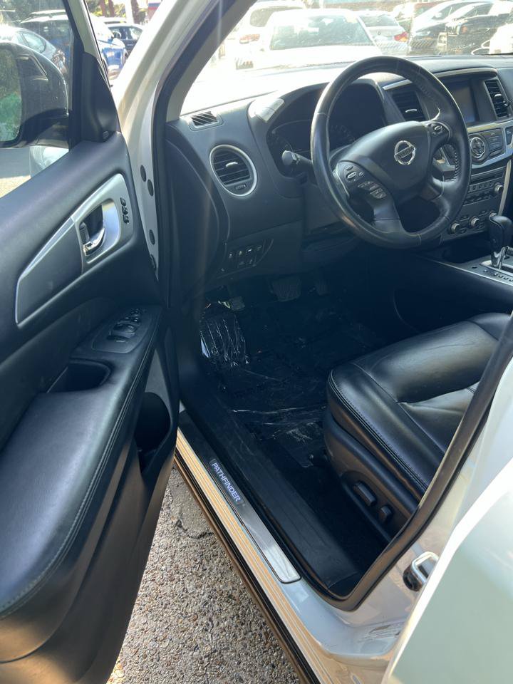 Used 2017 Nissan Pathfinder SL FWD image 15