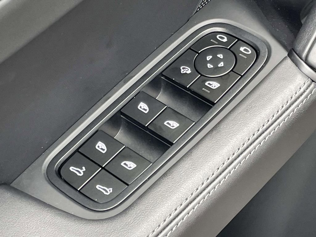 Used 2024 Porsche Cayenne Turbo GT image 16