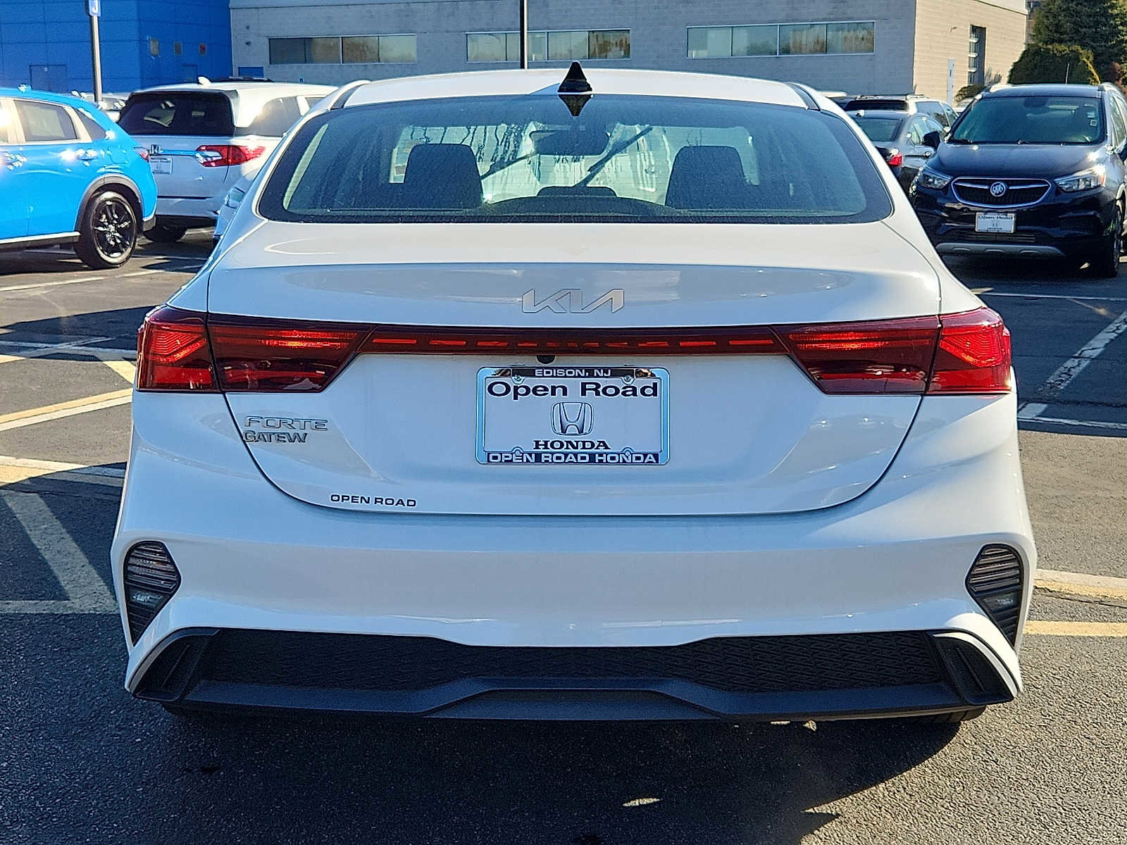 Used 2022 Kia Forte LXS w/ LXS Technology Package FWD image 5