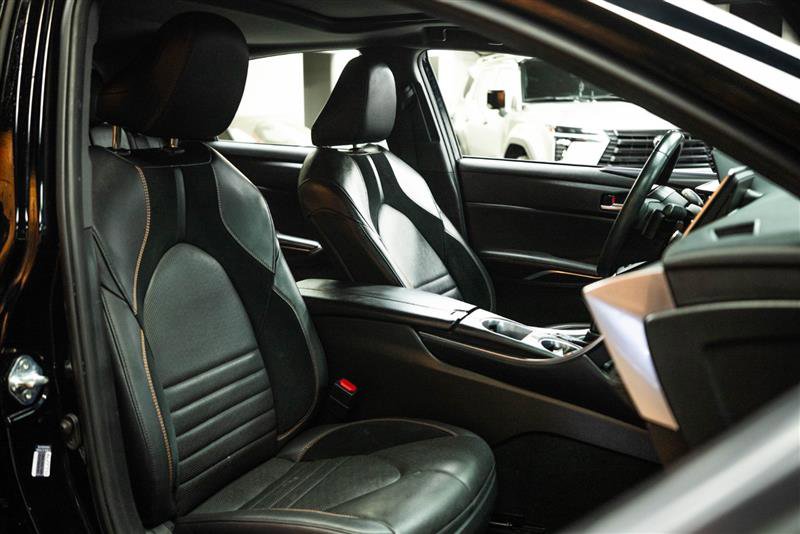Used 2022 Toyota Avalon XSE w/ Carpet Mat Package (TMS) image 14