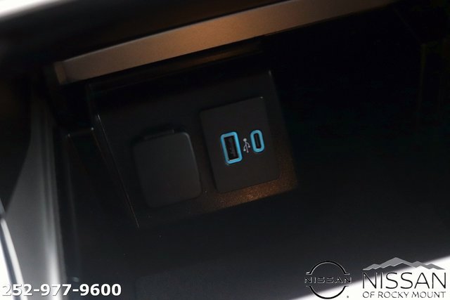 Used 2023 Ford Explorer Limited image 23