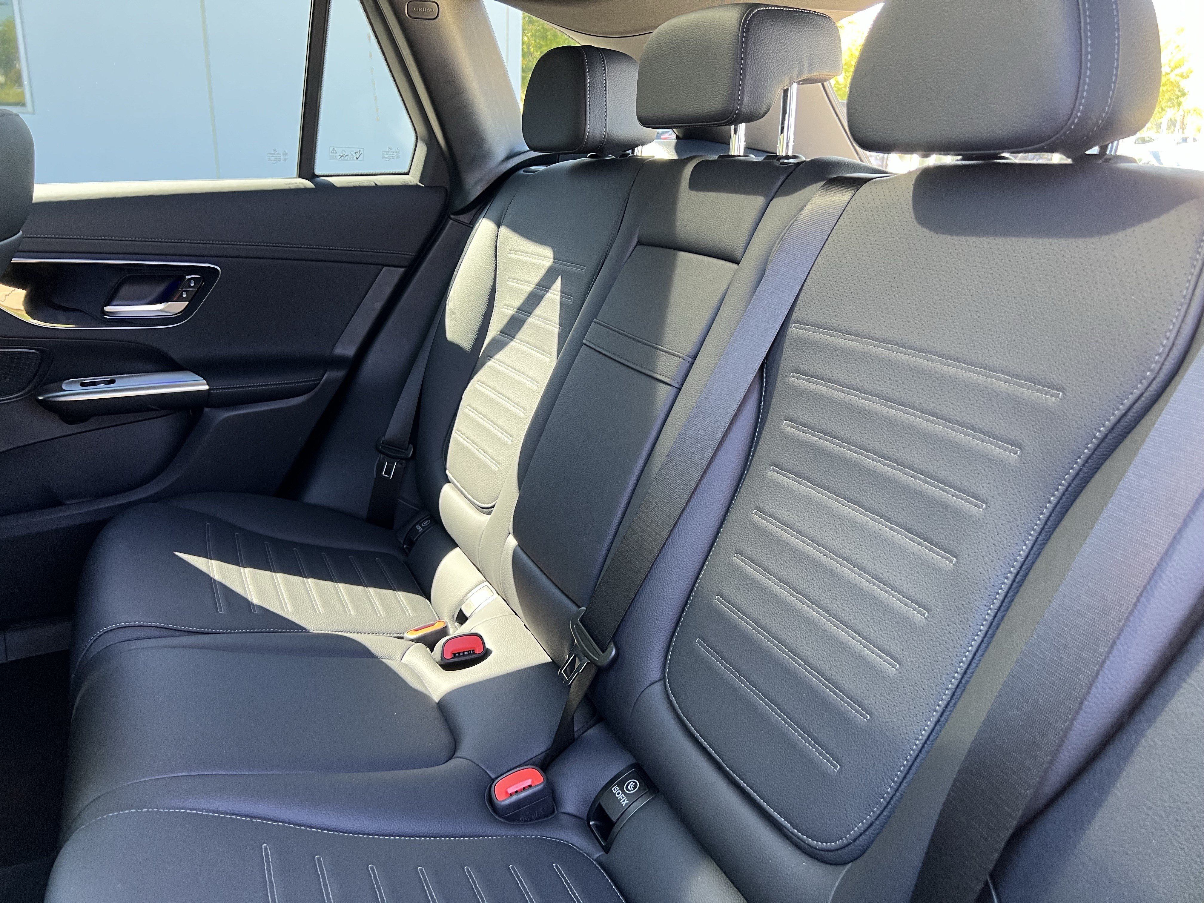 Certified 2026 Mercedes-Benz GLC 300 image 33