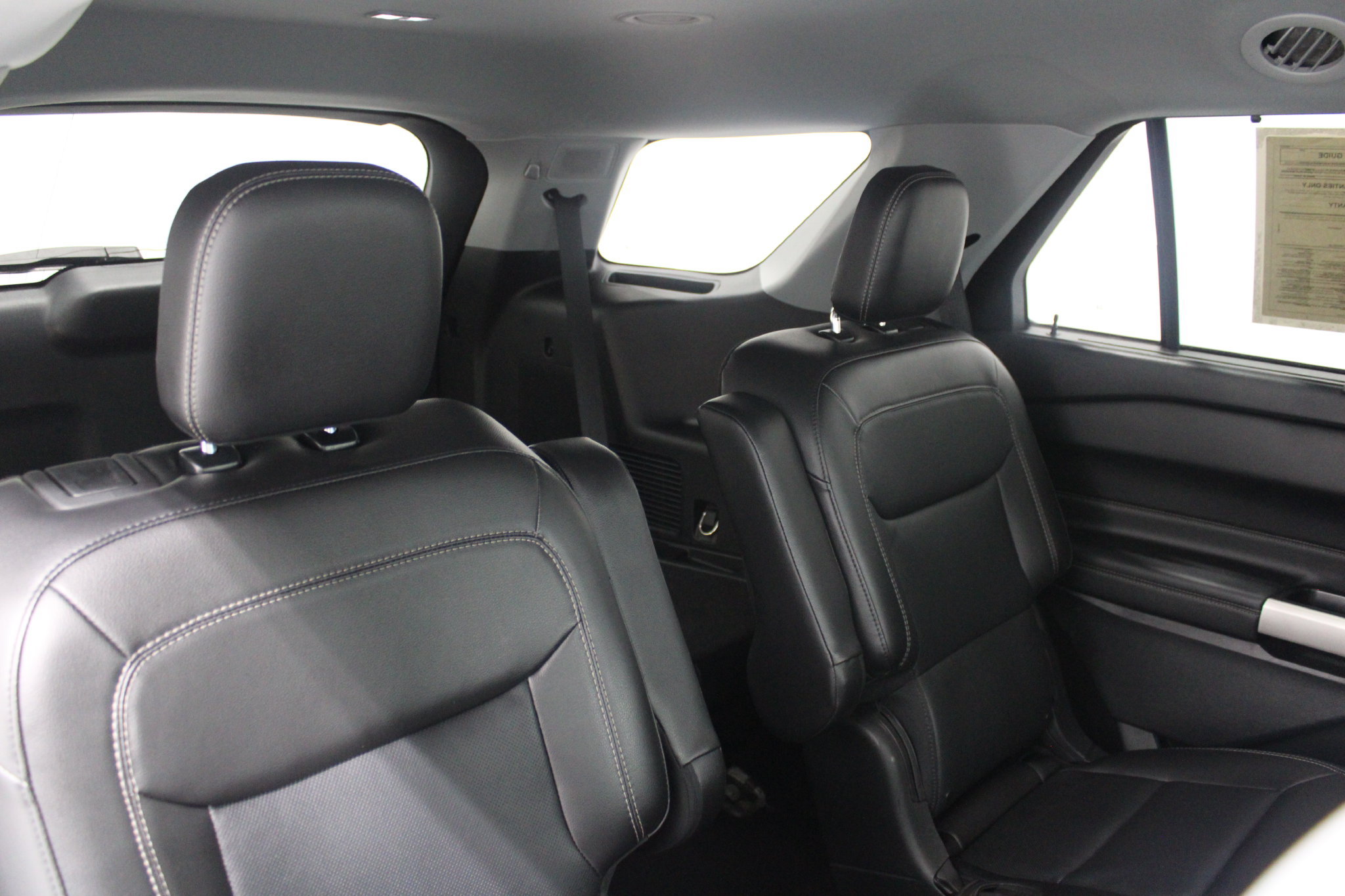 Used 2023 Ford Explorer Limited w/ Equipment Group 301A AWD/4WD image 22