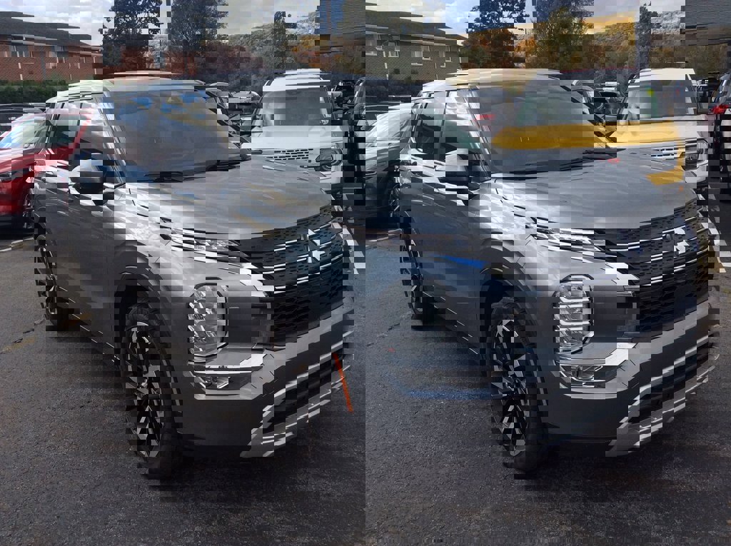 Used 2023 Mitsubishi Outlander SE image 10