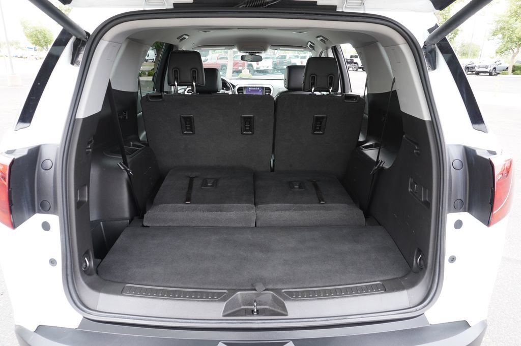 Certified 2019 GMC Acadia SLT w/ Black Edition FWD image 9