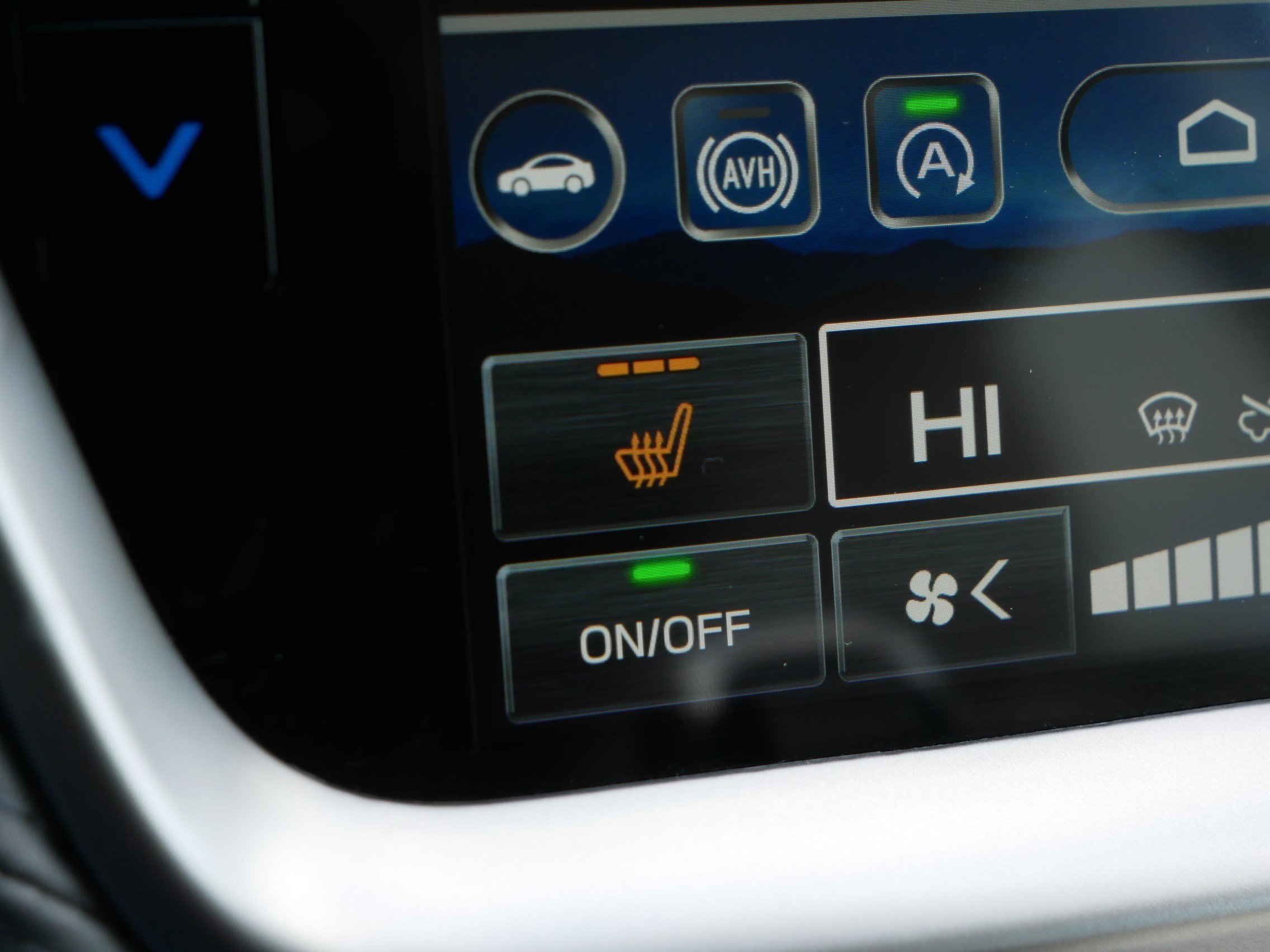 Certified 2025 Subaru Outback Premium image 28