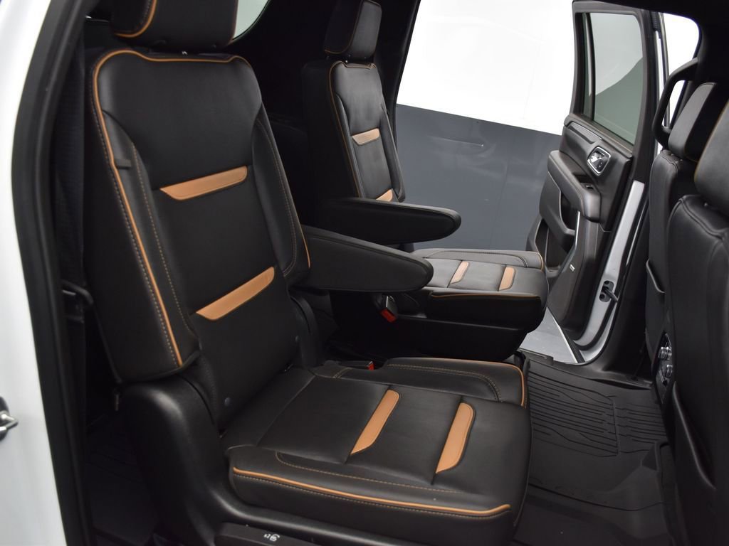 Used 2023 GMC Yukon XL AT4 AWD/4WD image 25