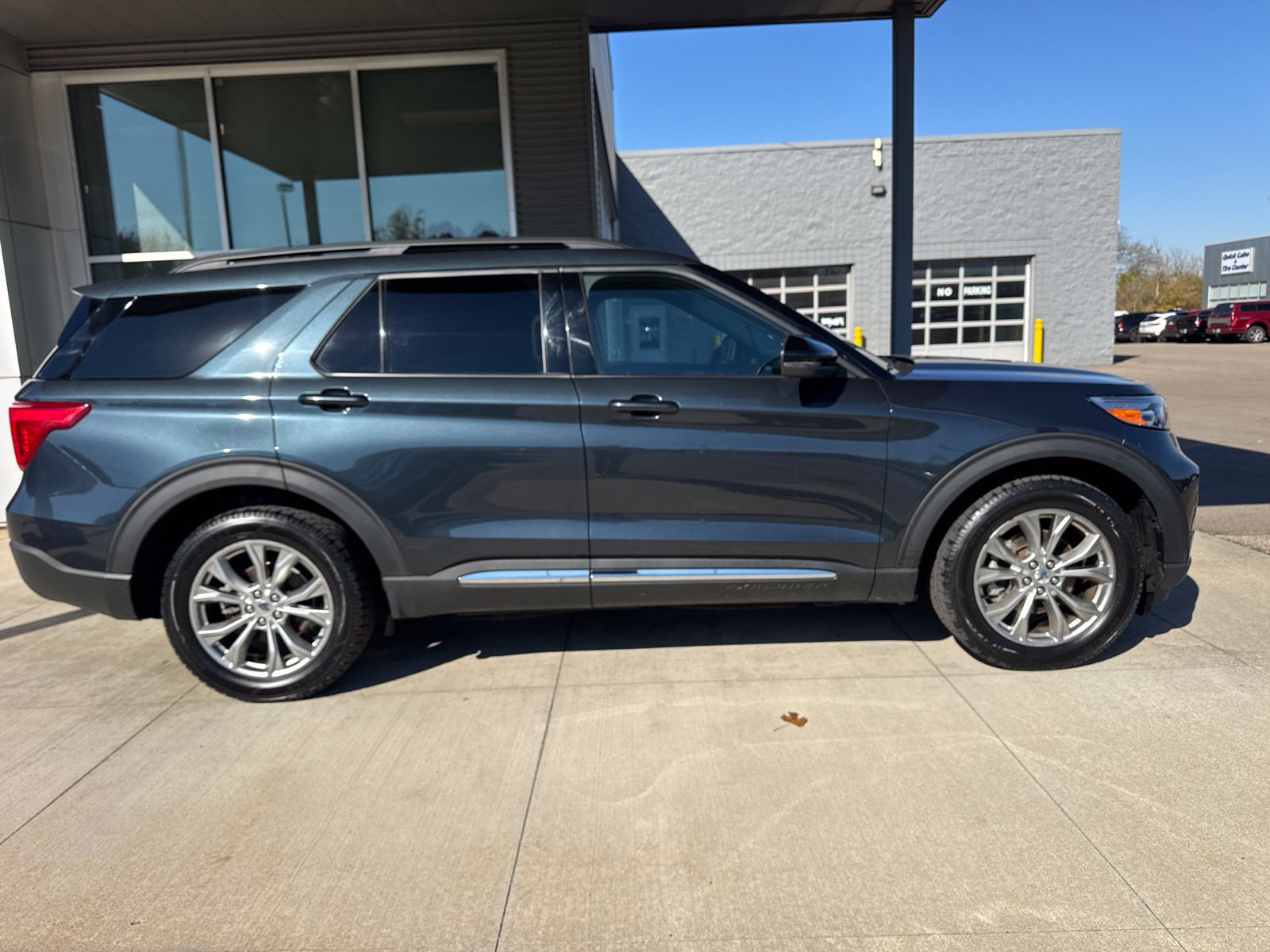 Certified 2023 Ford Explorer XLT w/ Equipment Group 202A AWD/4WD image 9