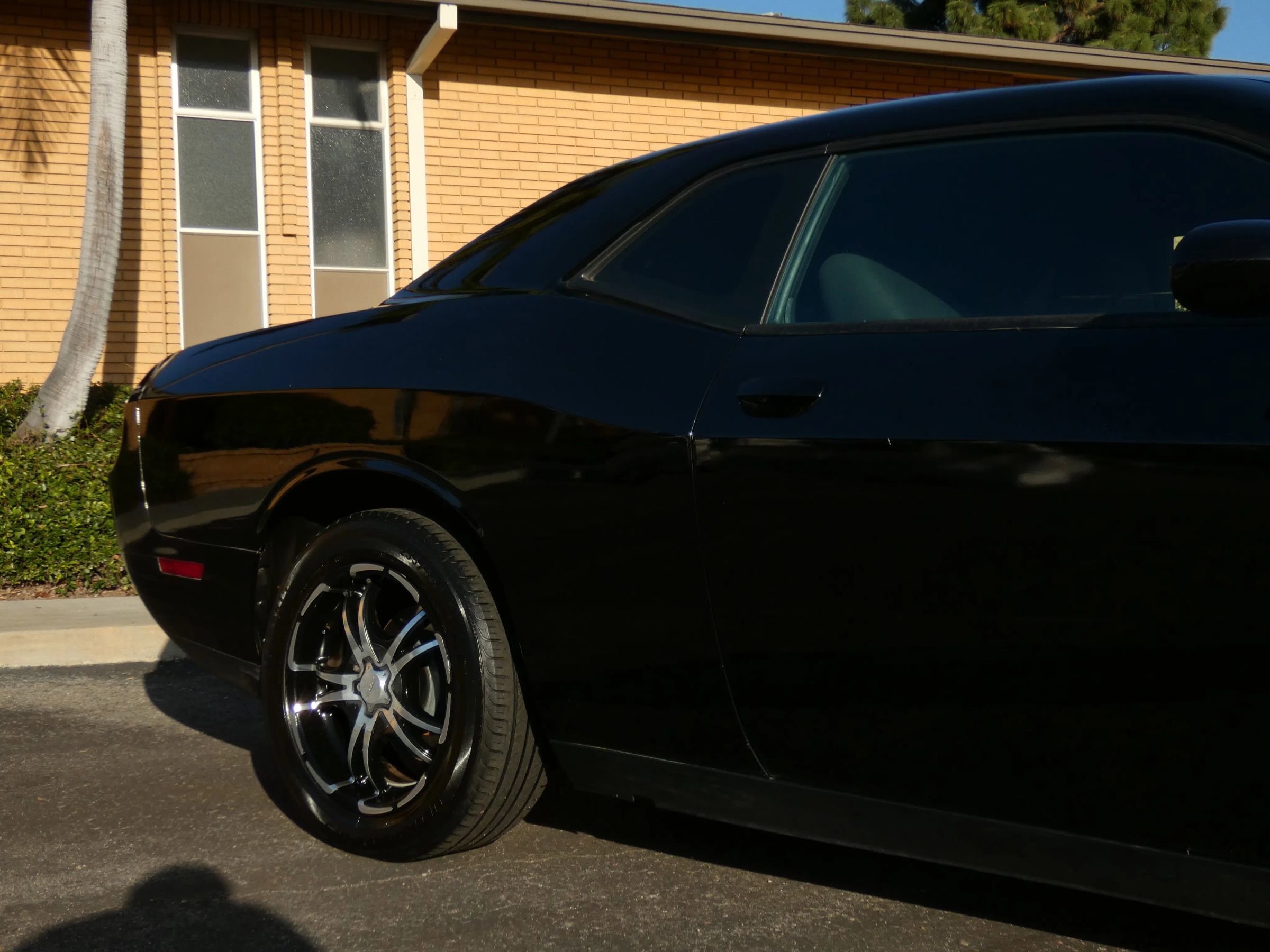 Used 2013 Dodge Challenger SXT image 7