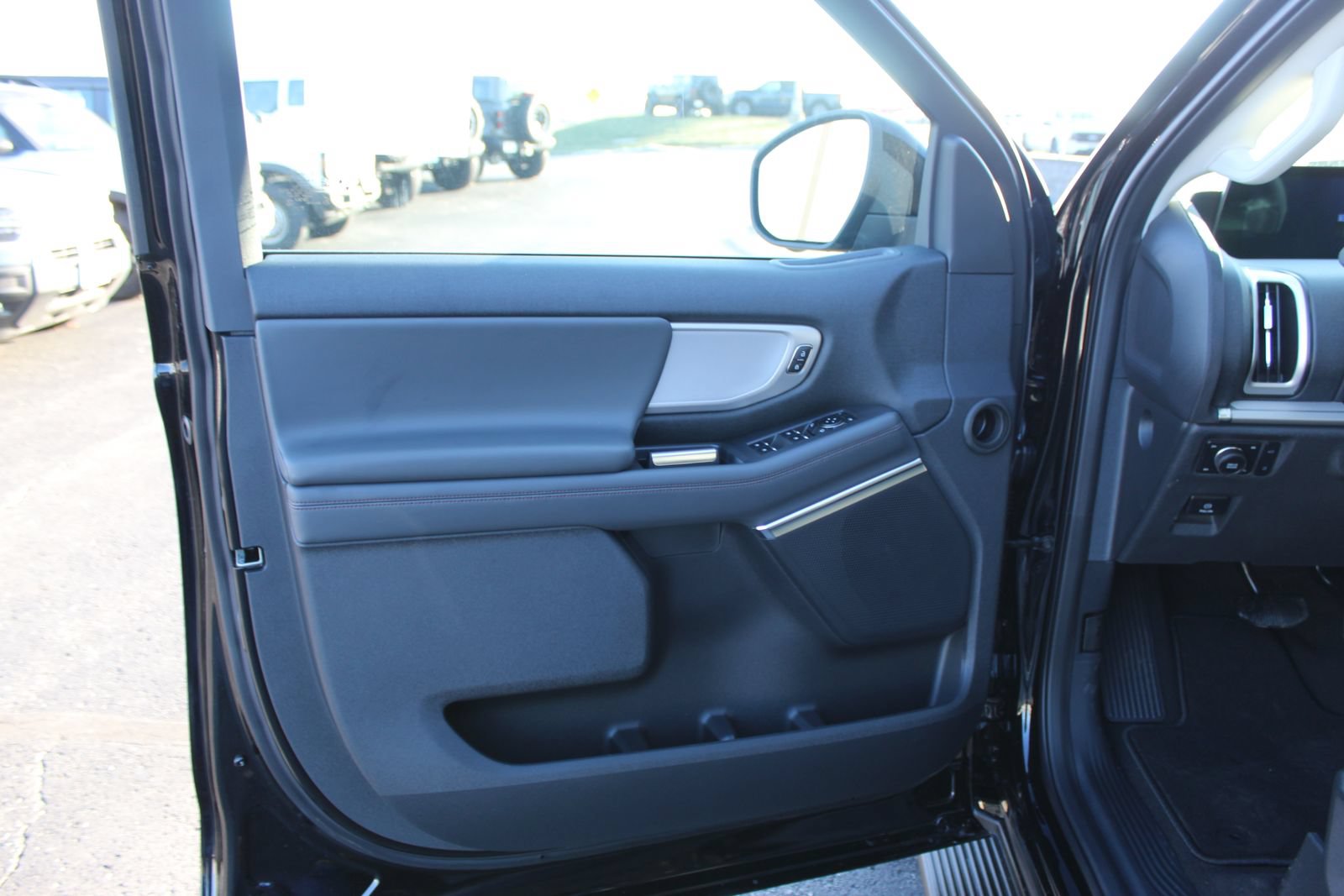 New 2025 Ford Expedition Active AWD/4WD image 18