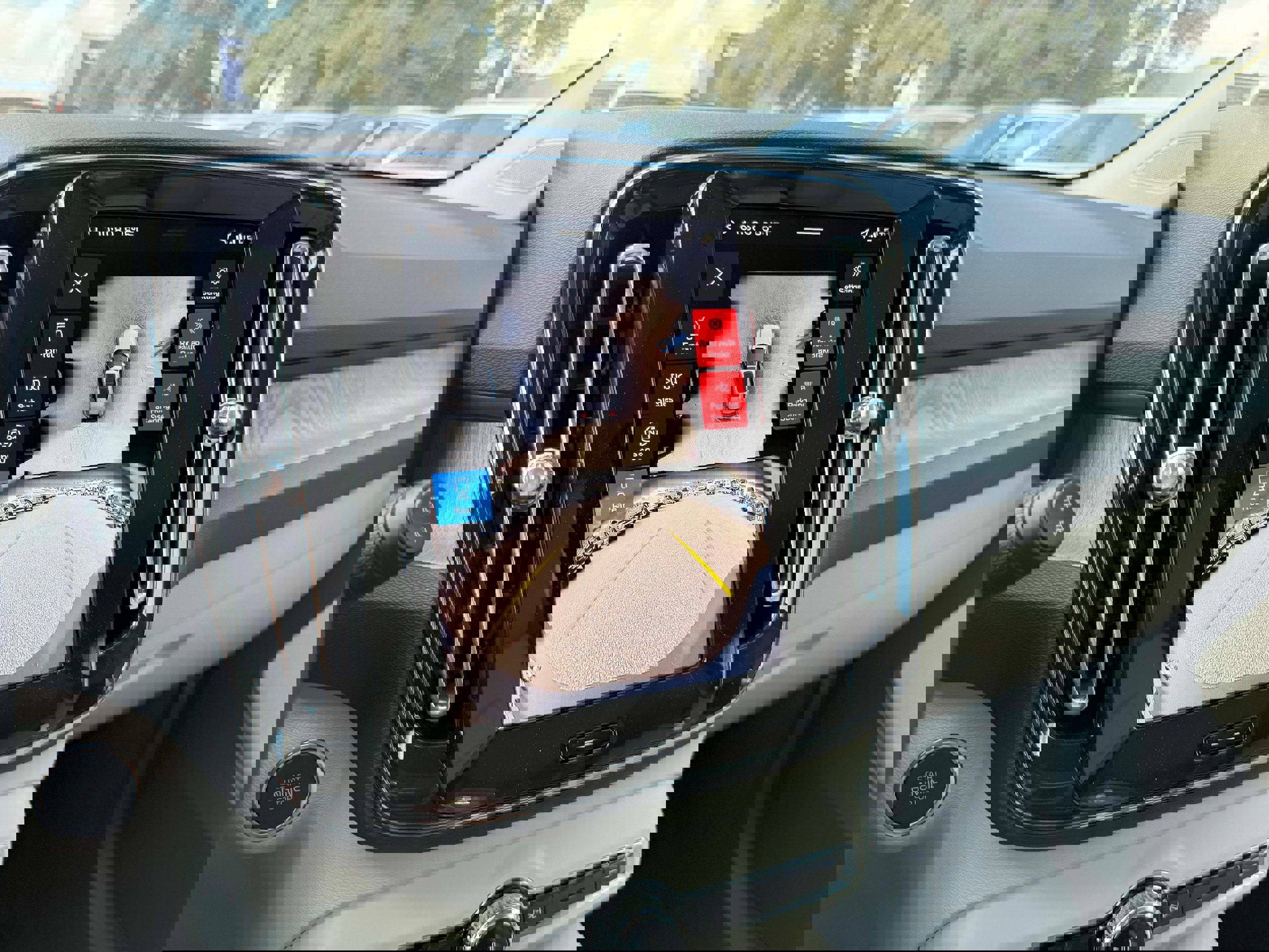 New 2026 Volvo XC40 B5 Plus w/ Protection Package Premier image 23