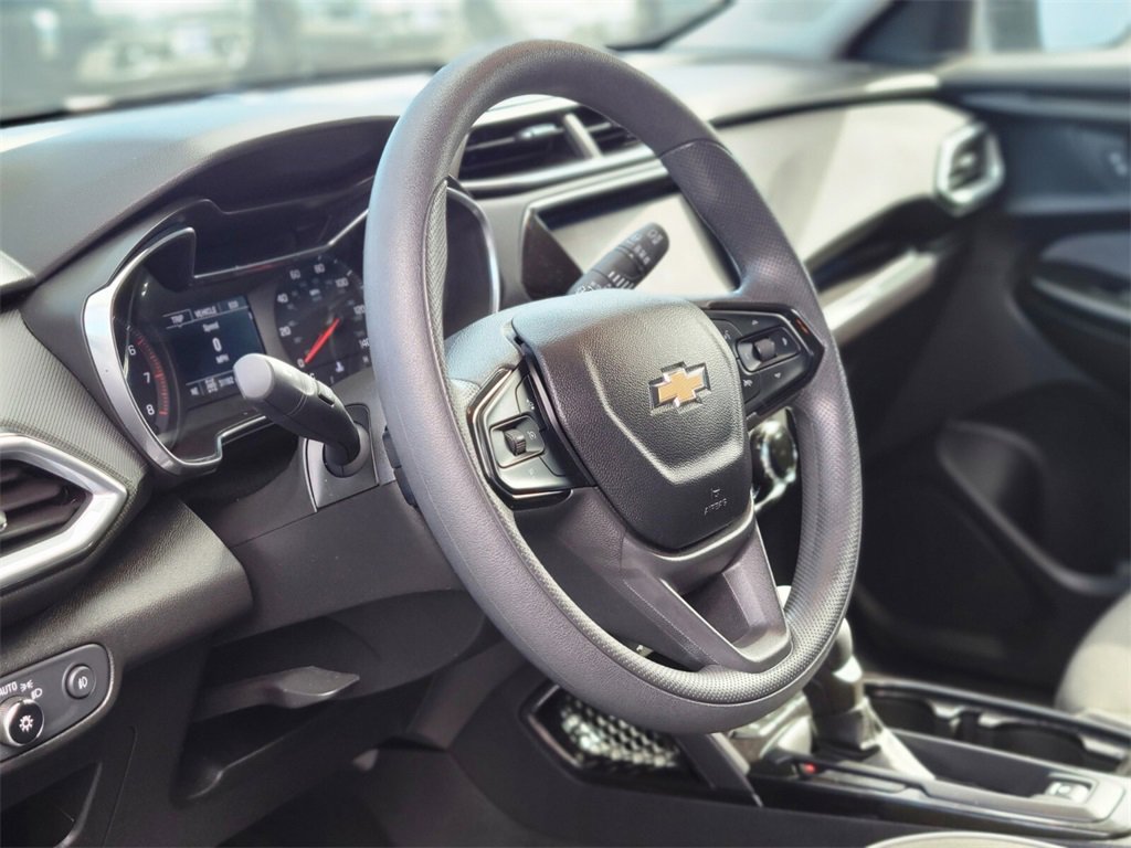 Used 2023 Chevrolet TrailBlazer LT w/ Convenience Package image 17
