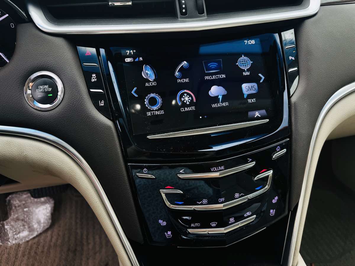 Used 2017 Cadillac XTS Luxury w/ Driver Awareness Package AWD/4WD image 17