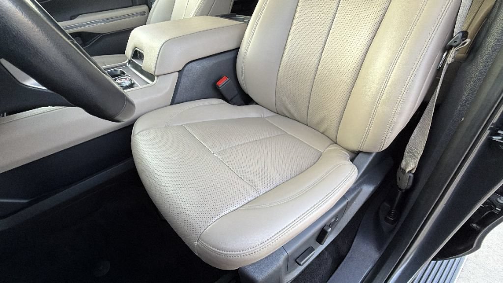 Used 2023 Ford Expedition Max XLT AWD/4WD image 15