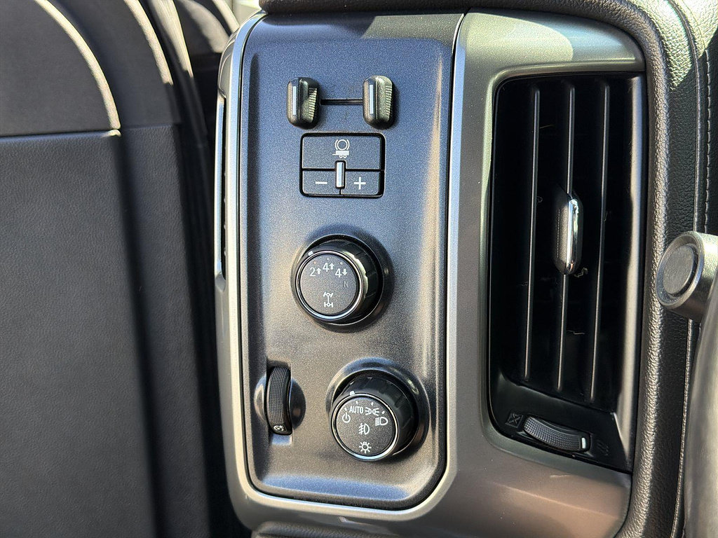 Used 2019 Chevrolet Silverado 2500 LTZ w/ Duramax Plus Package AWD/4WD image 16