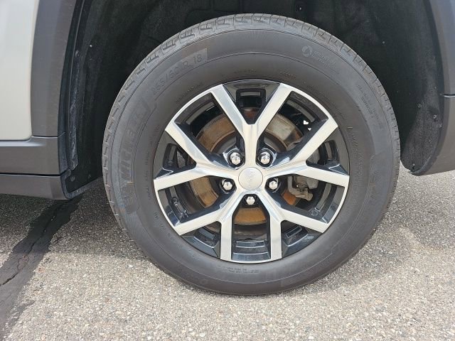 Used 2024 Jeep Grand Cherokee L Limited image 11