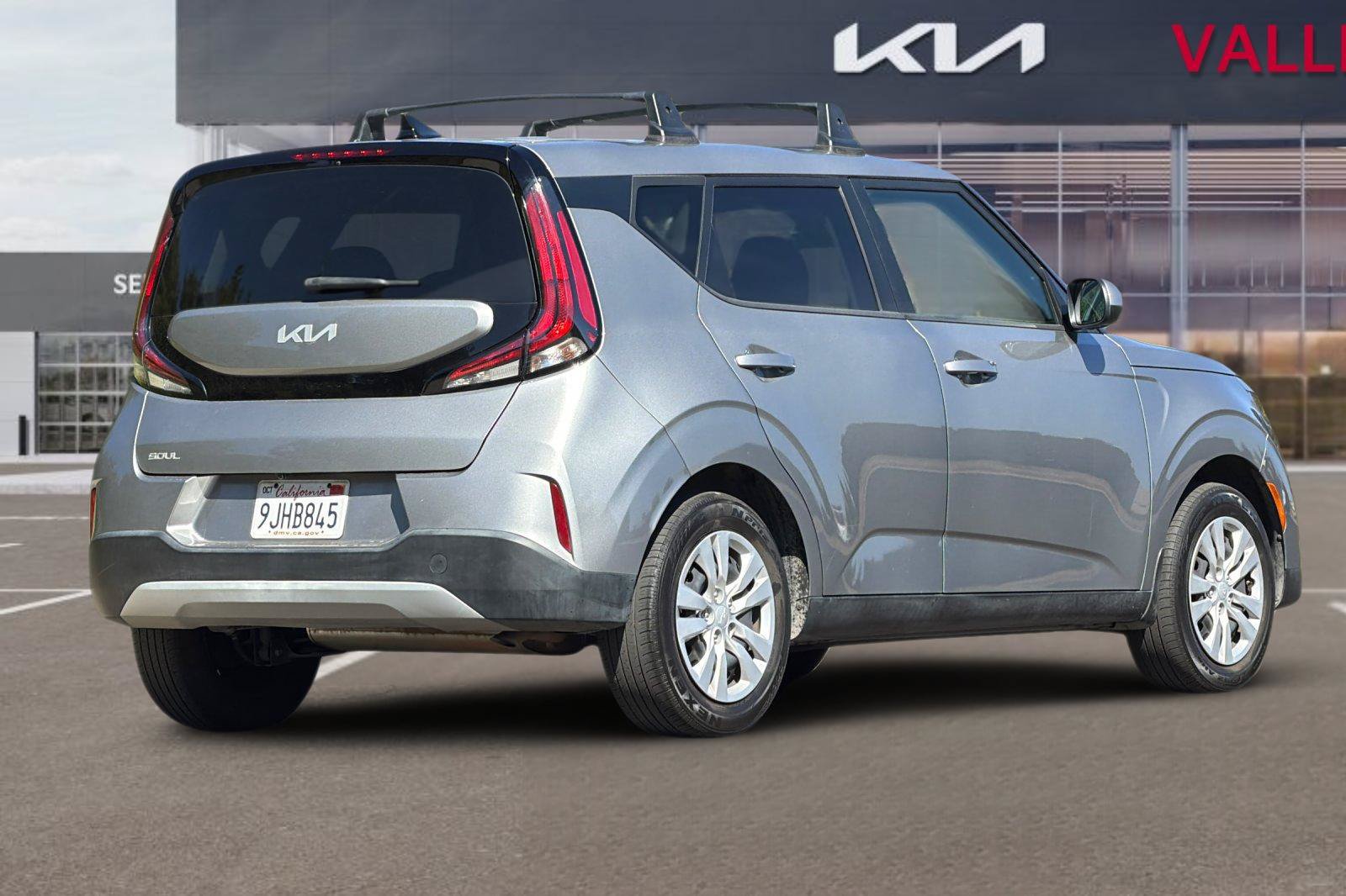Used 2024 Kia Soul LX FWD image 4