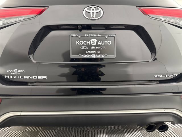 Used 2022 Toyota Highlander XSE AWD/4WD image 18