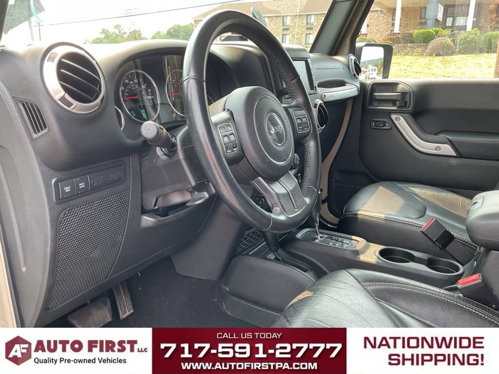 Used 2017 Jeep Wrangler Unlimited Rubicon w/ Connectivity Group AWD/4WD image 6