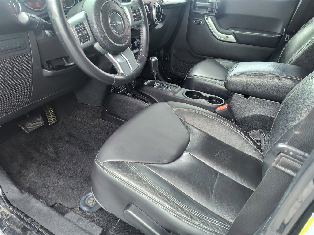 Used 2014 Jeep Wrangler Unlimited Rubicon image 17