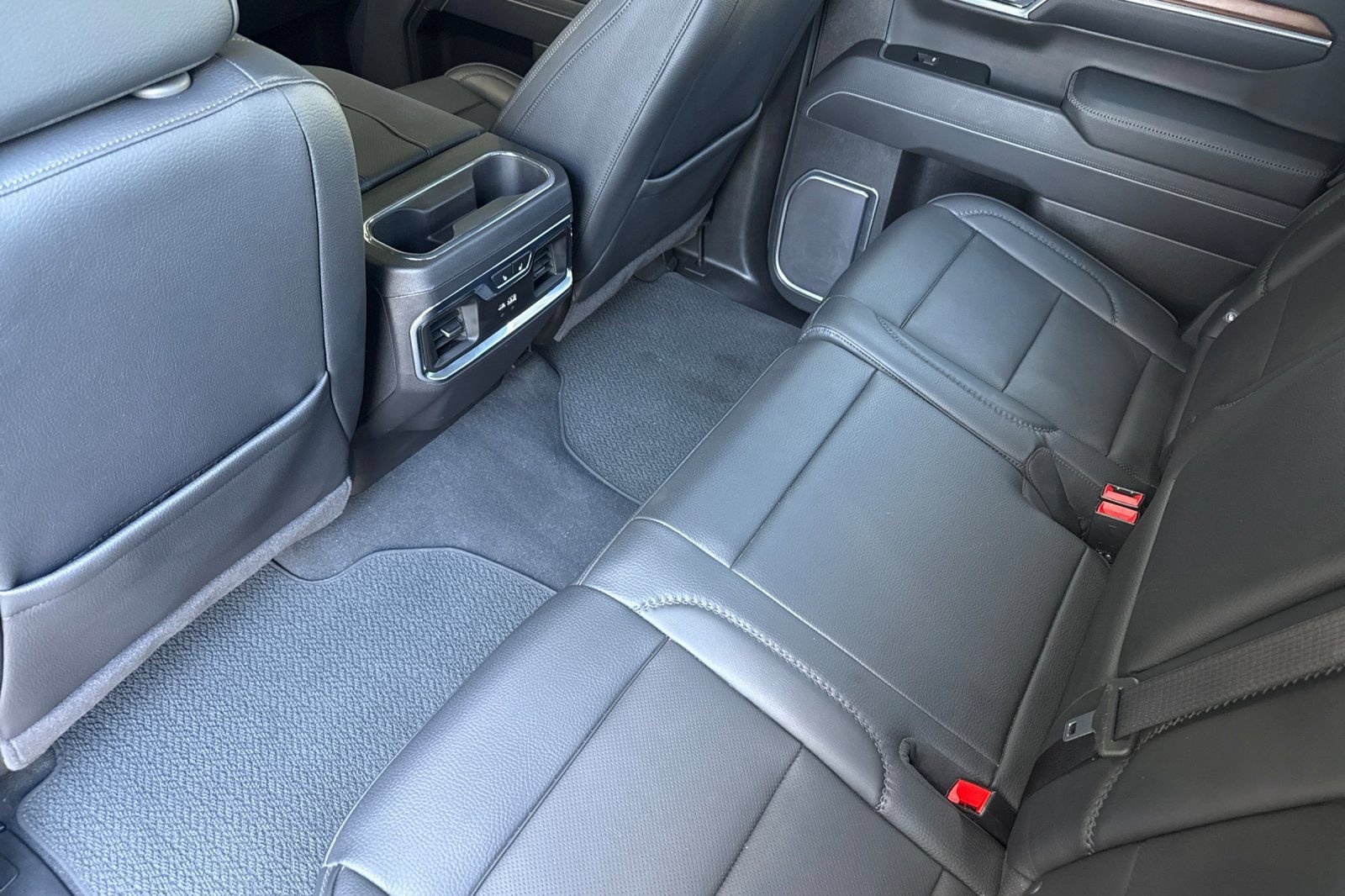 Used 2025 GMC Sierra 1500 Denali AWD/4WD image 13