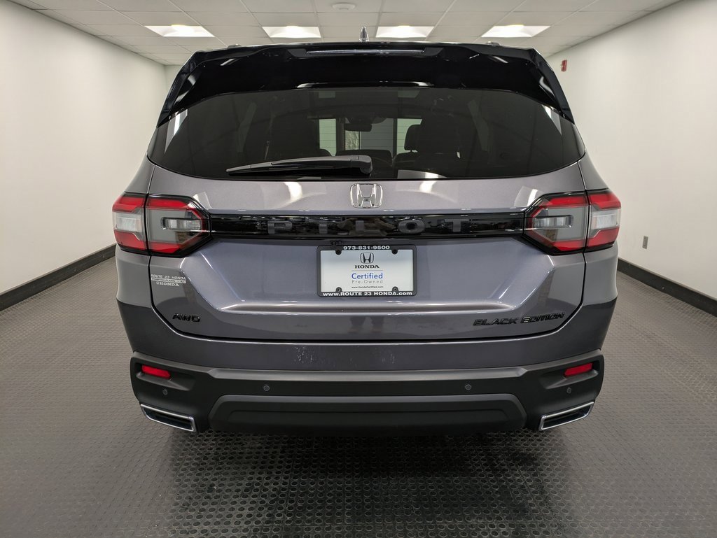 Used 2025 Honda Pilot Black Edition image 5