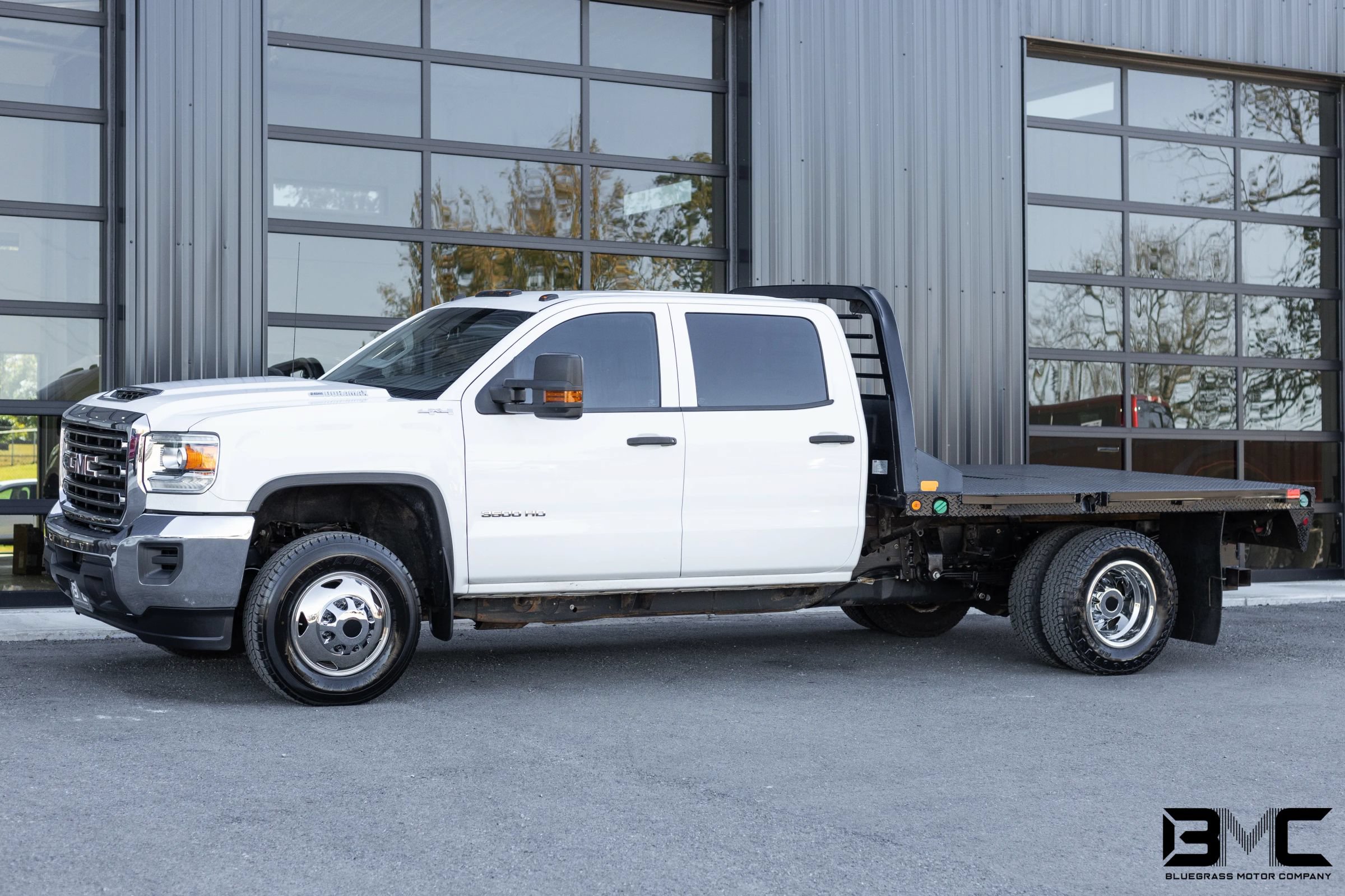 Used 2017 GMC Sierra 3500 4x4 Crew Cab w/ Sierra Convenience Package image 3