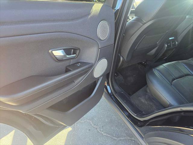 Used 2018 Land Rover Range Rover Evoque SE AWD/4WD image 17