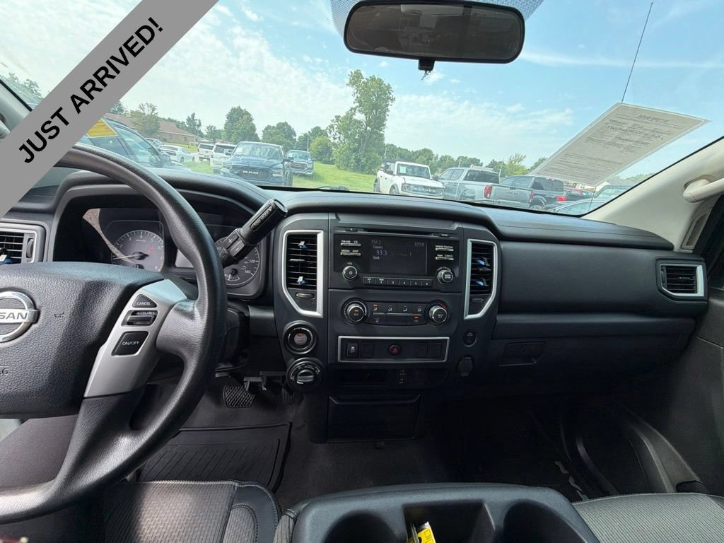 Used 2017 Nissan Titan S AWD/4WD image 11