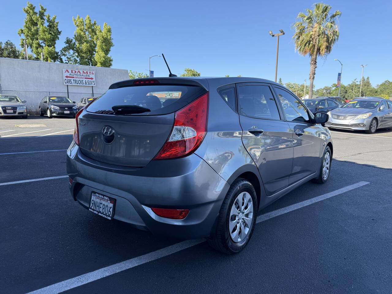 Used 2015 Hyundai Accent GS FWD image 3