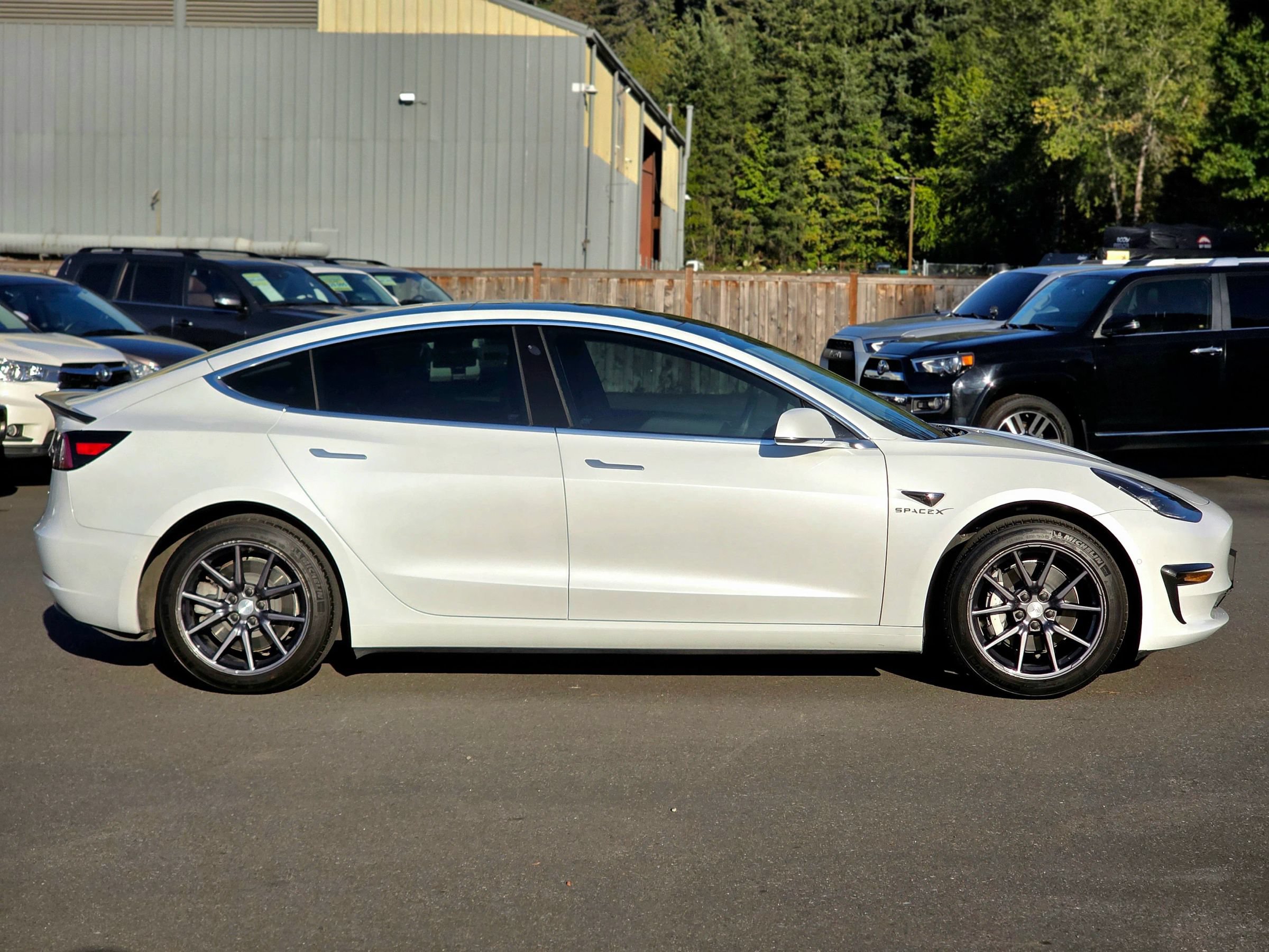 Used 2020 Tesla Model 3 Standard Range Plus RWD image 17
