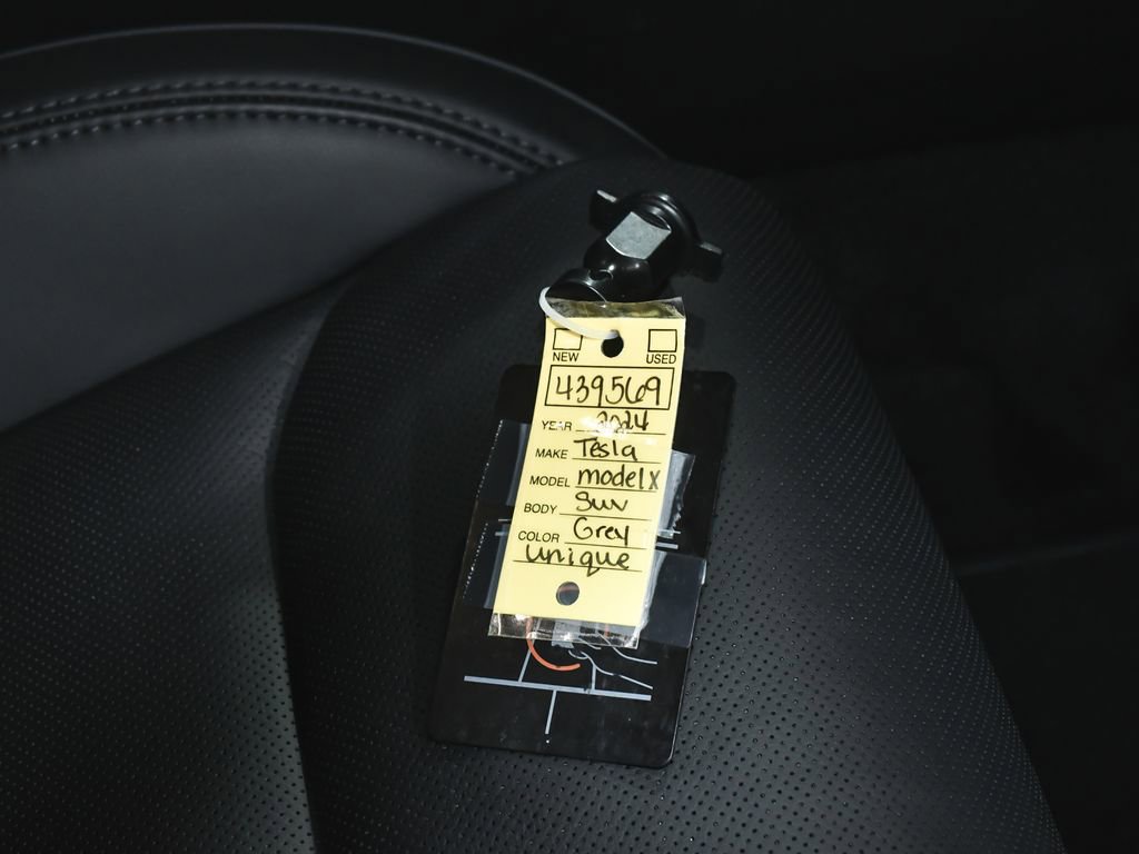 Used 2024 Tesla Model X image 55