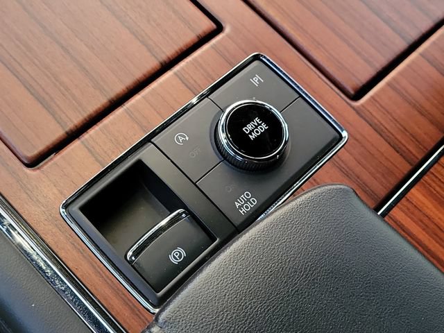 Used 2024 Lincoln Navigator Premiere AWD/4WD image 25