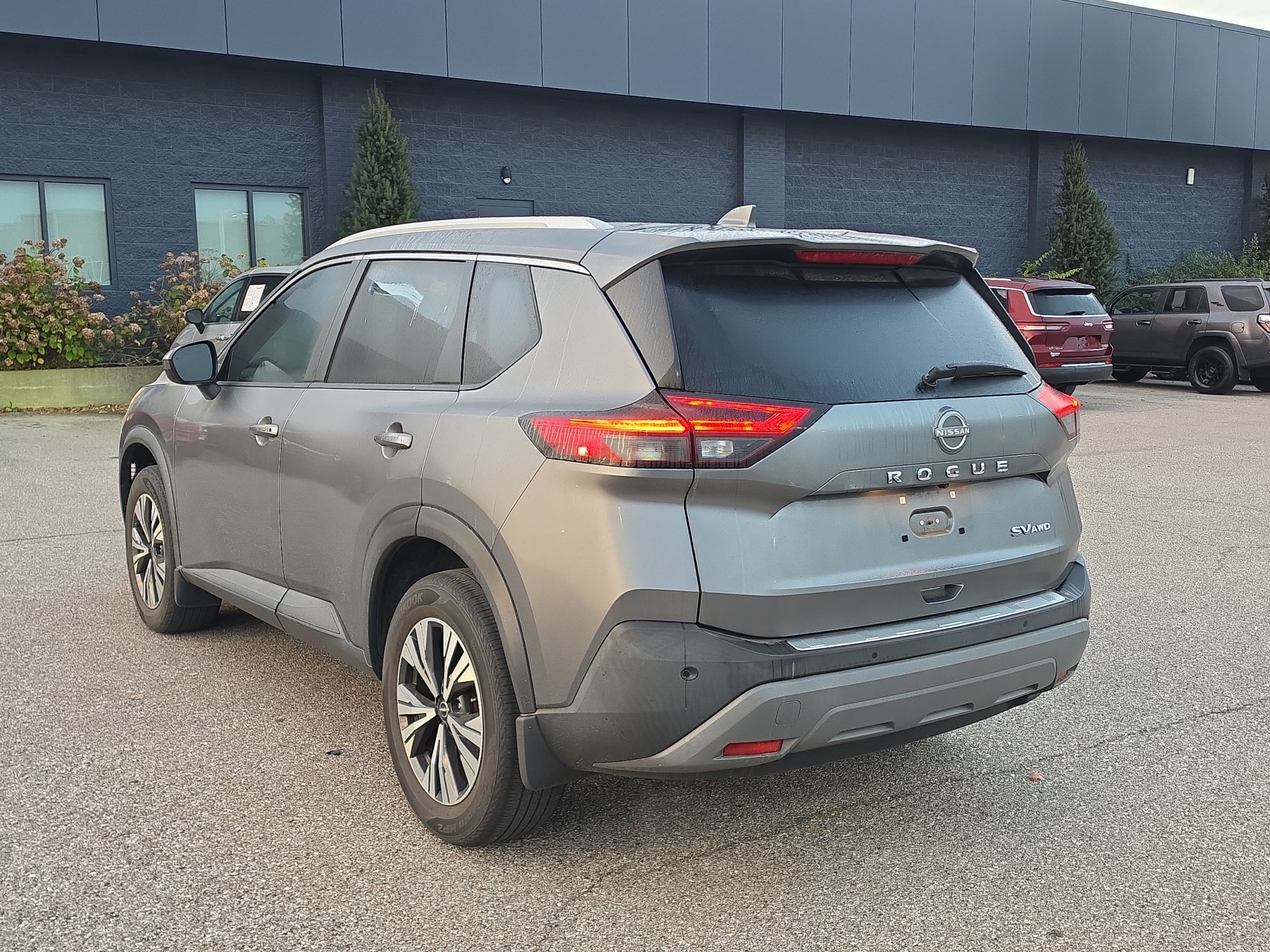 Used 2023 Nissan Rogue SV w/ SV Premium B Package AWD/4WD image 5