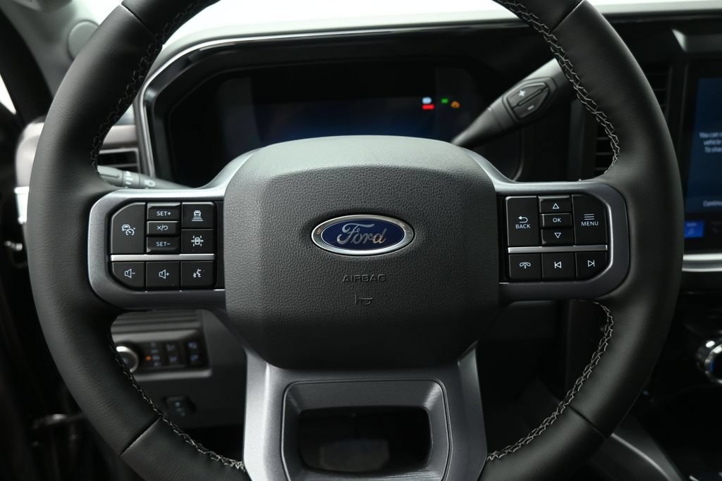New 2026 Ford F250 Lariat w/ Black Appearance Package AWD/4WD image 12