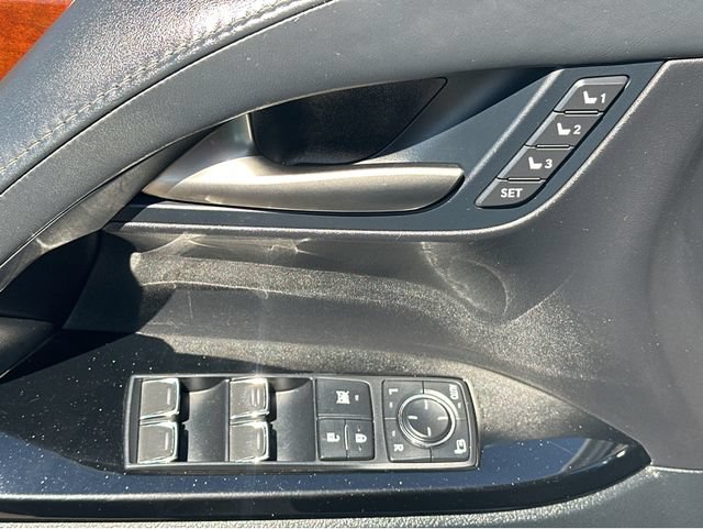 Used 2019 Lexus LX 570 4WD w/ Luxury Package image 28