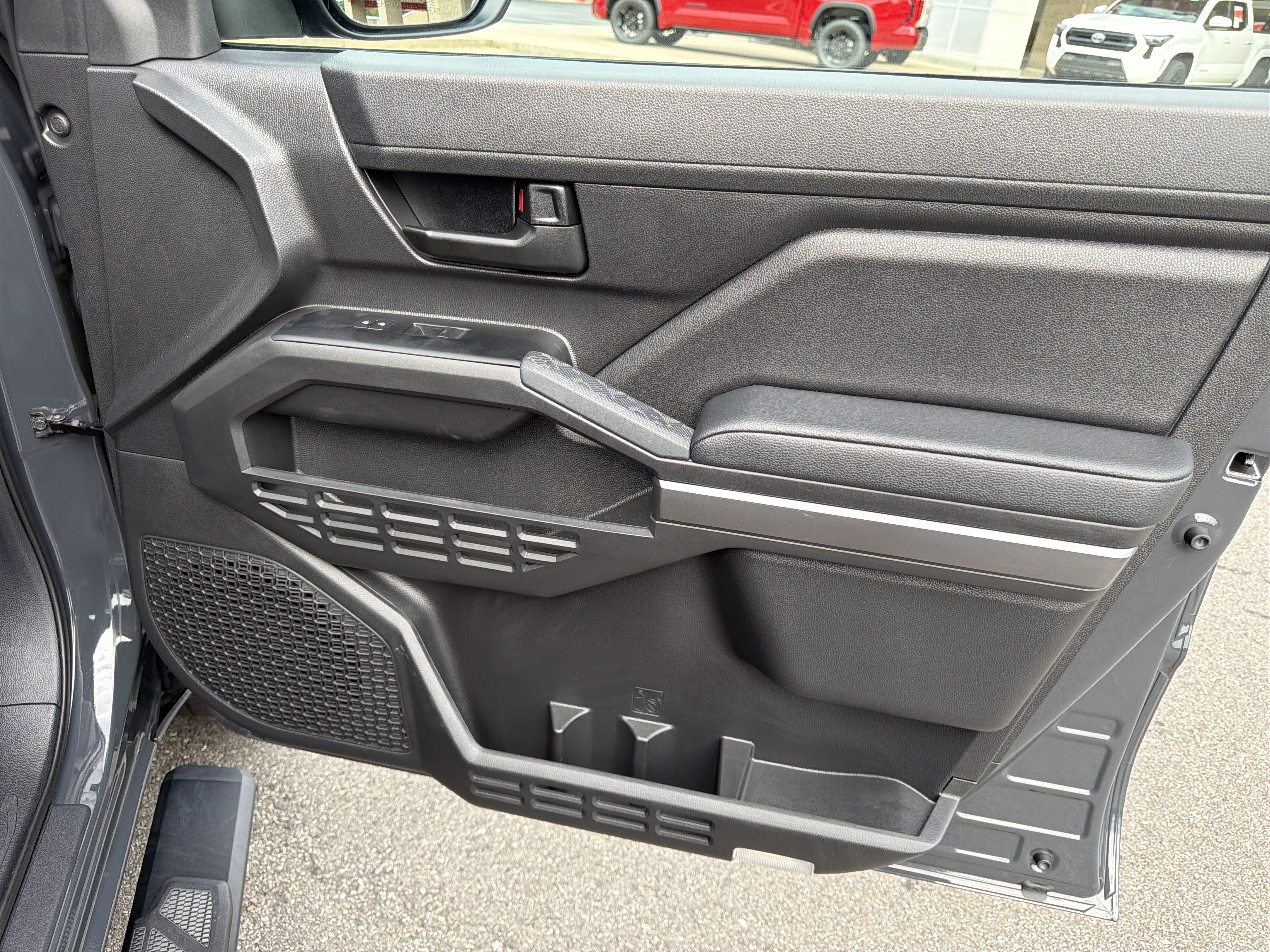 Used 2026 Toyota Tacoma SR5 AWD/4WD image 14