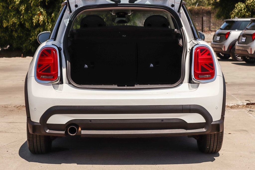 Used 2024 MINI Cooper 2-Door Hardtop FWD image 32