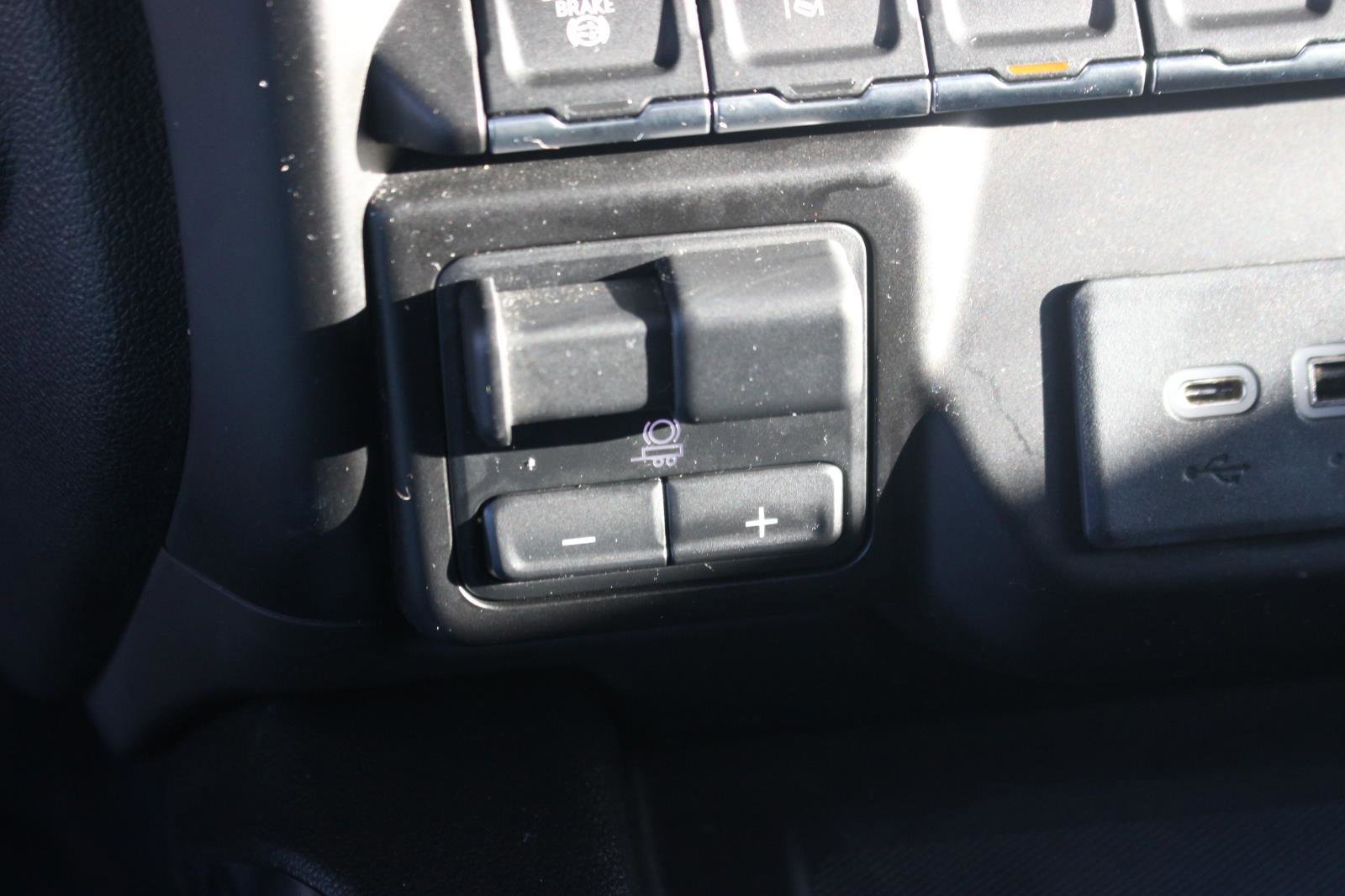 Used 2023 GMC Sierra 2500 Denali w/ Denali Ultimate Package image 28