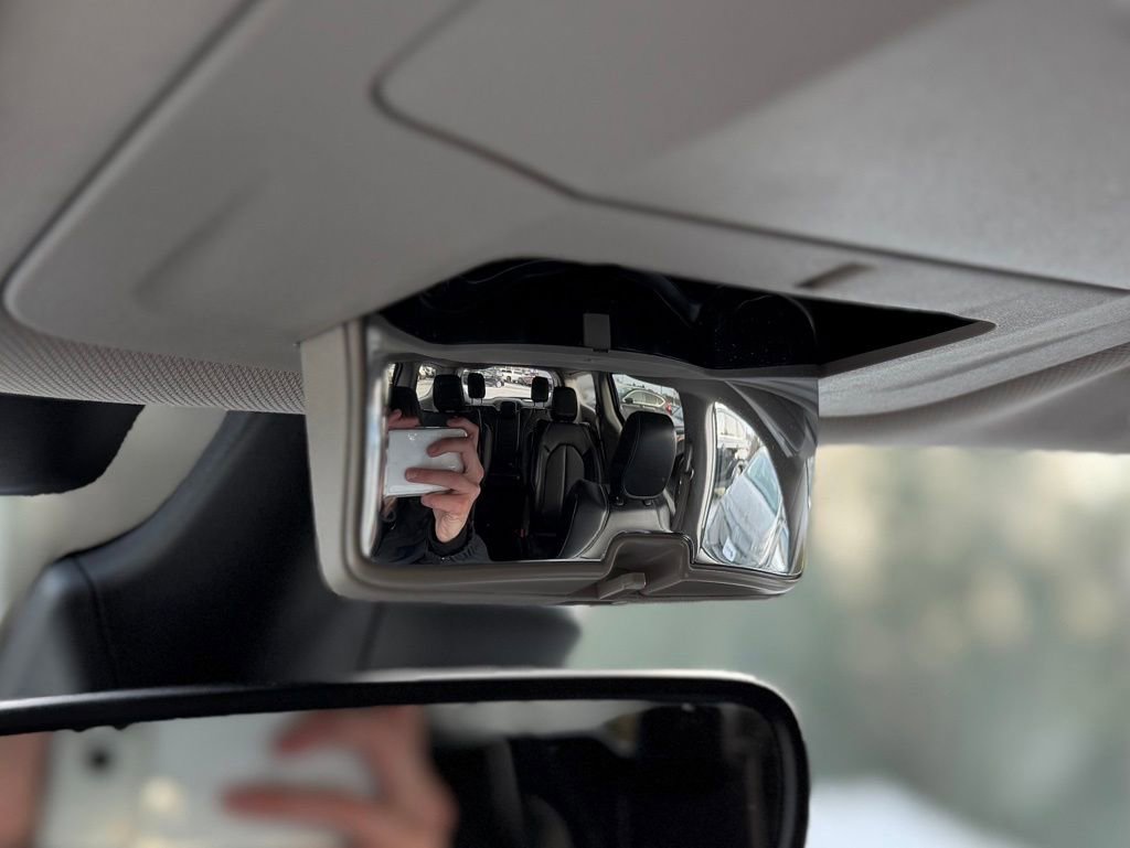 Used 2022 Chrysler Pacifica Touring-L image 22