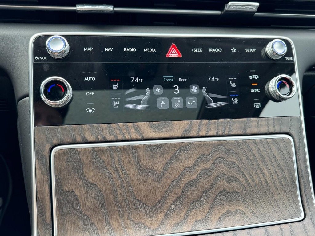 Certified 2025 Genesis GV80 2.5T Prestige image 21