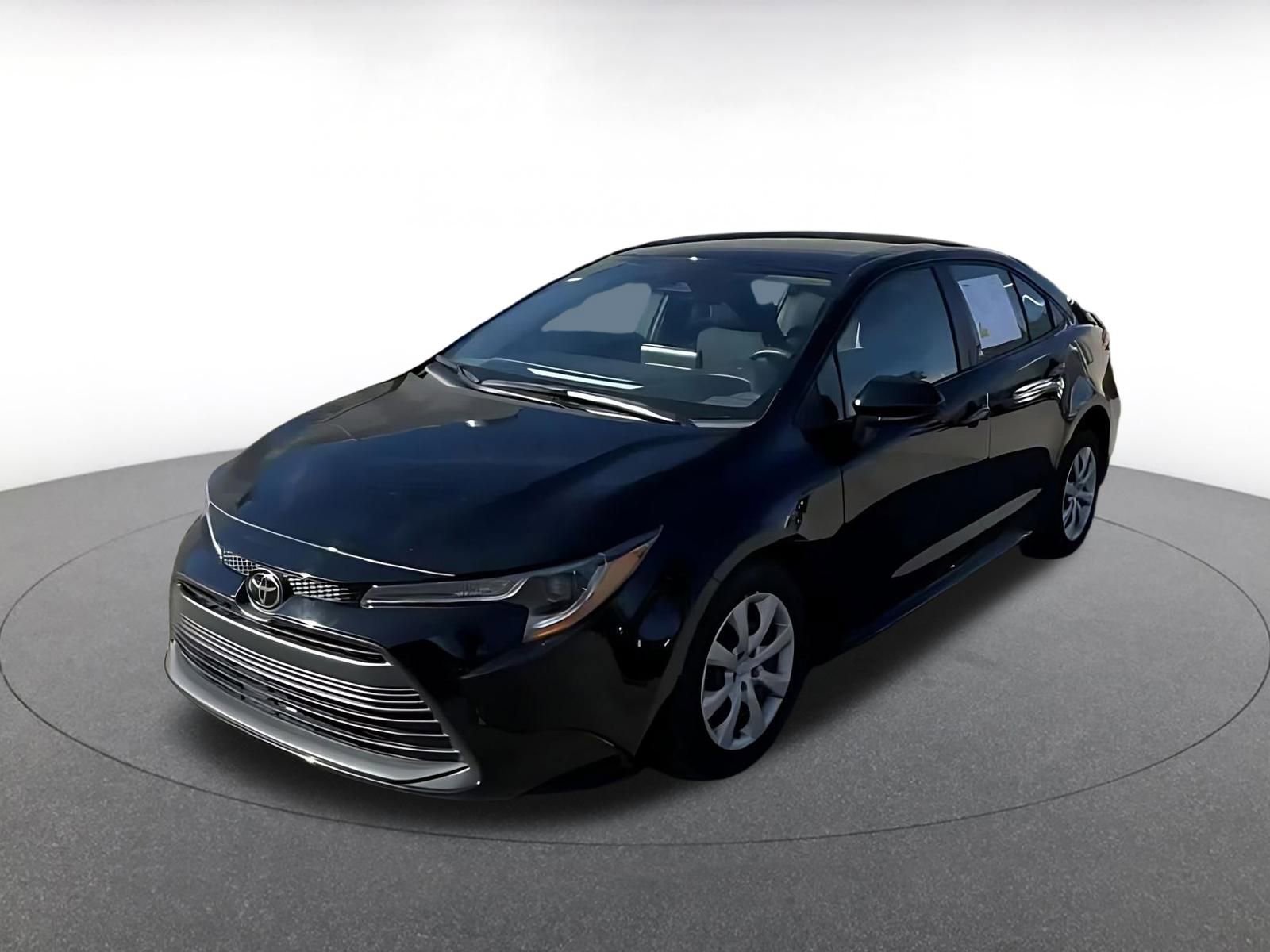 Used 2025 Toyota Corolla LE image 4