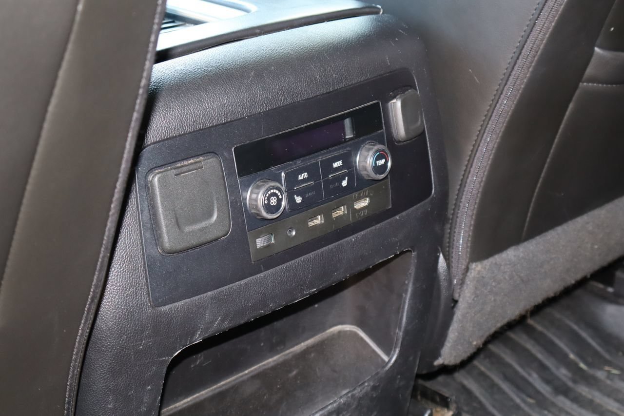 Used 2018 GMC Yukon XL Denali w/ Denali Ultimate Package RWD image 12