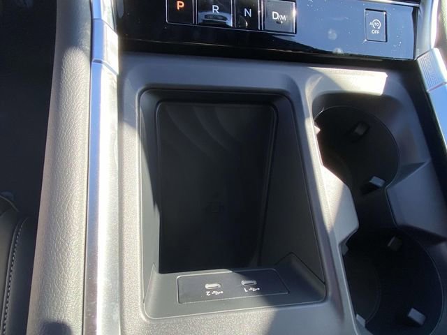 New 2026 Nissan Armada SL w/ Captain's Chari Seat Package image 18