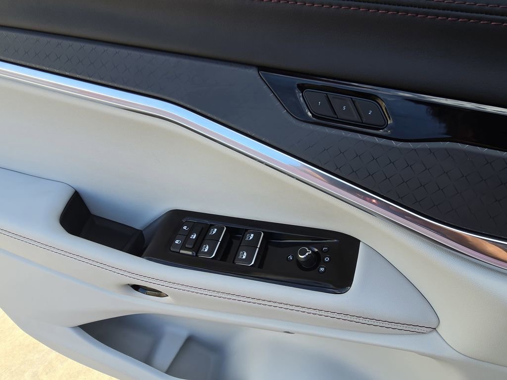 Used 2025 Jeep Wagoneer S Limited AWD/4WD image 28