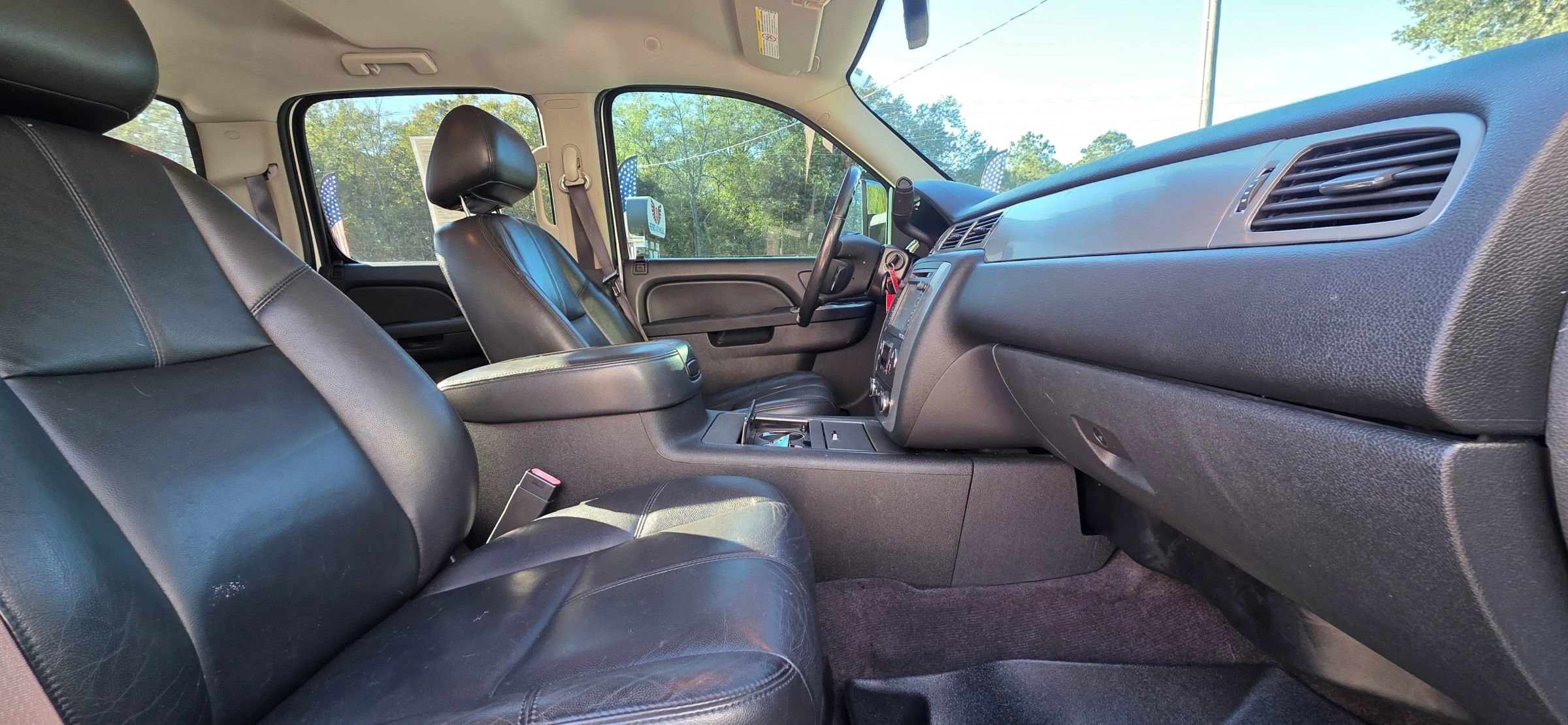 Used 2014 Chevrolet Silverado 2500 LTZ w/ LTZ Plus Package AWD/4WD image 15