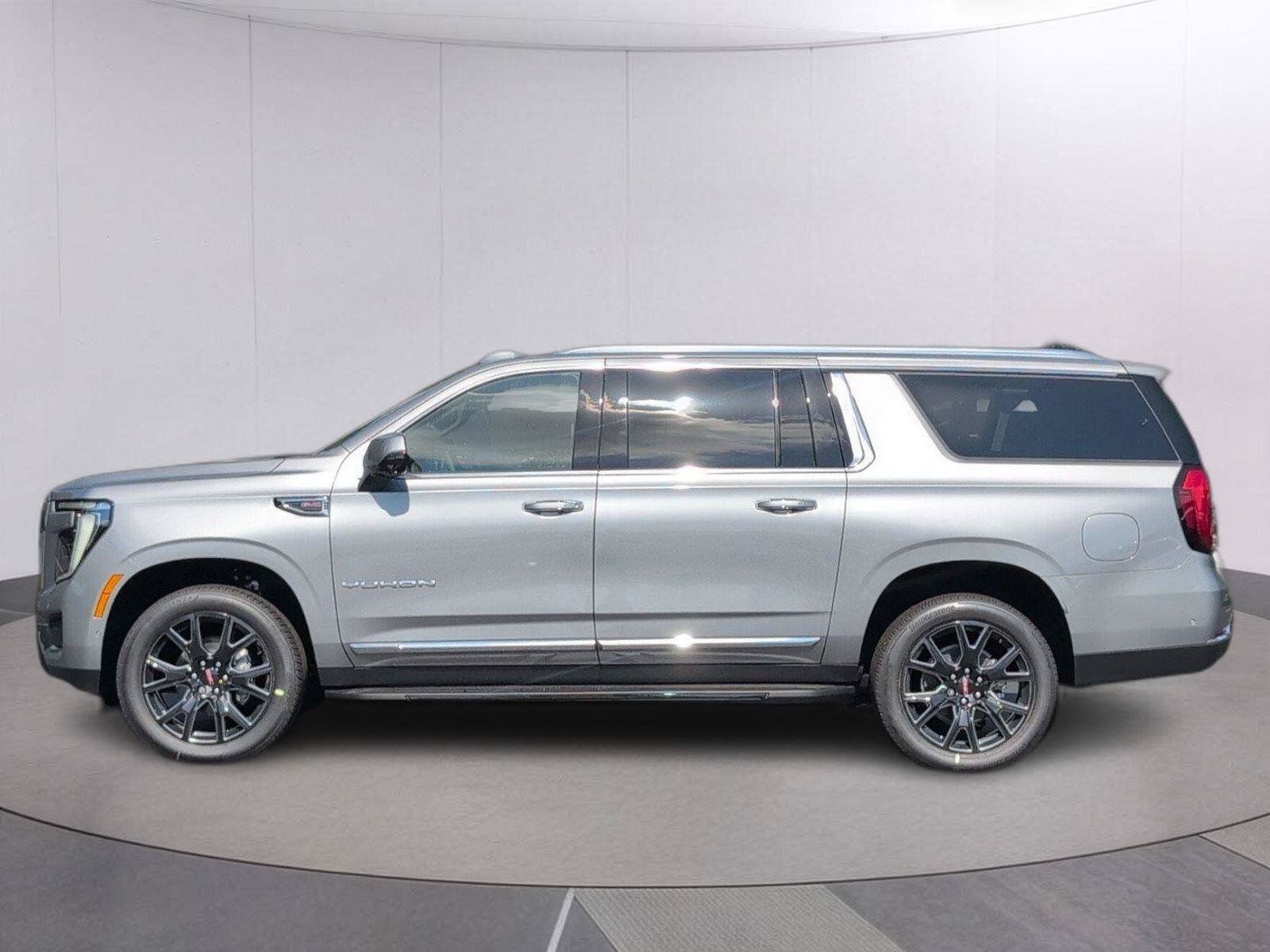 New 2026 GMC Yukon XL Elevation w/ LPO, Floor Liner Package RWD image 2