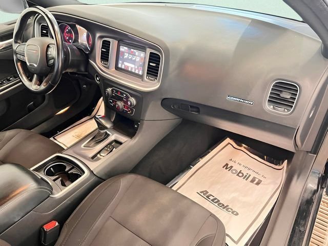 Used 2022 Dodge Charger SXT RWD image 17