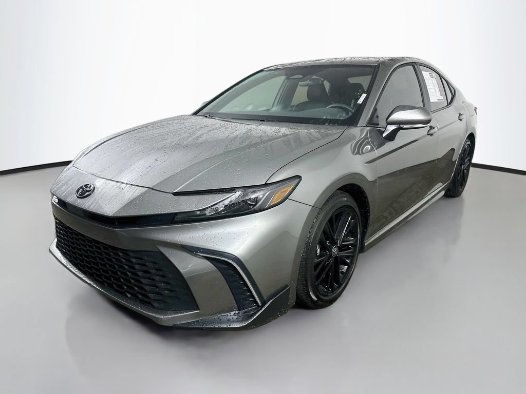 Used 2026 Toyota Camry SE FWD video 3